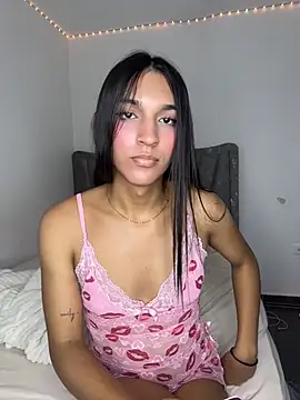 namy_moon1 live cam on StripChat