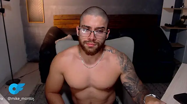 Mike_montoya01