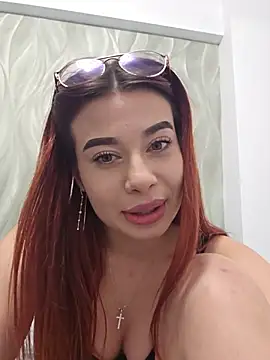 RedHeadFoxy live cam preview