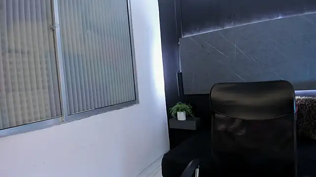 red-meggann live cam preview