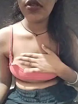 Rose Gardenn on Stripchat