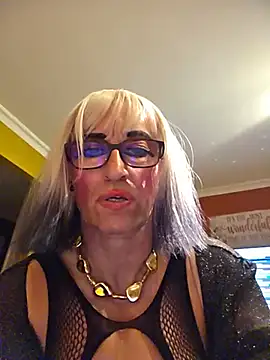 SadiaCrossdresserSlet live cam preview