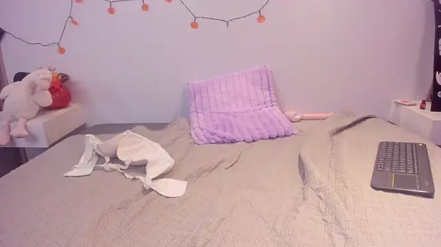 CuteCherryVelvet live cam preview