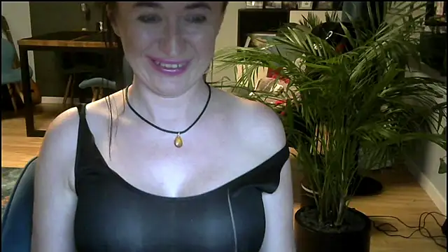 SabrinaTight live cam preview