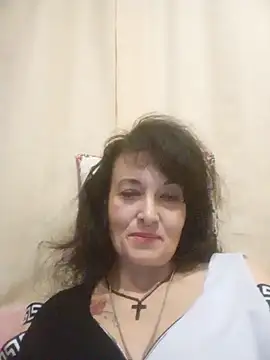 IriskaHot333 live cam preview