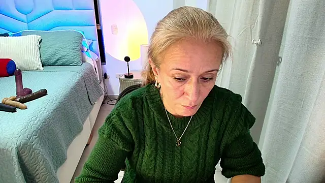 Naty_Stone live cam on StripChat