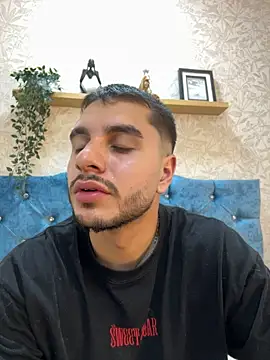 AmadeoWild live sex cam