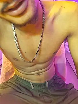your_daddy_5 live cam on StripChat