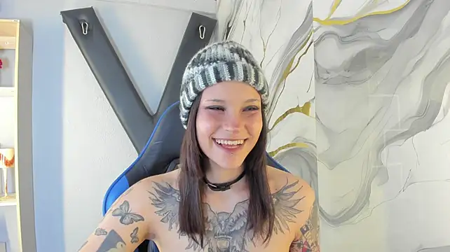 AnnyThompson_ live cam on StripChat