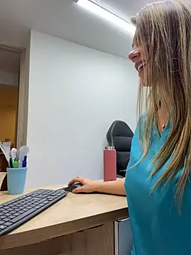 Webcam en directo de la chica alicee16