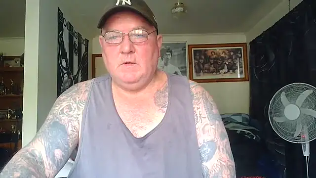KINKYBLUEYES69 live cam preview