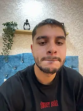 AmadeoWild live sex cam