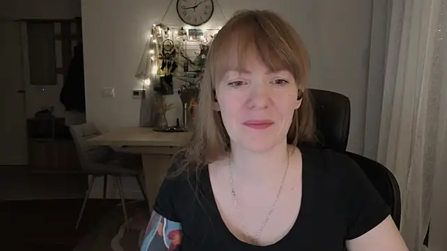 Aurora_Velvett_