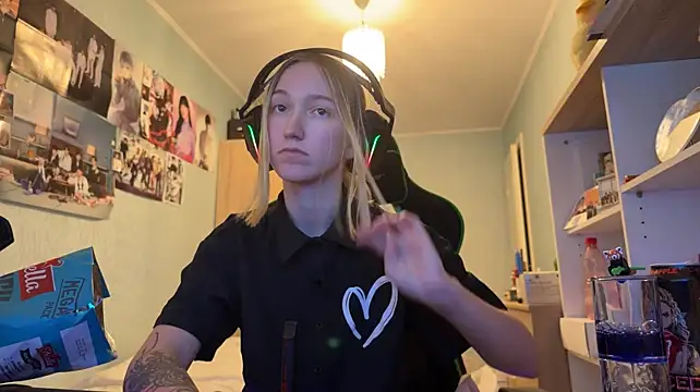 SoniaKotts live sex cam