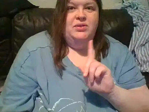 CurvyKirstiesX live cam preview