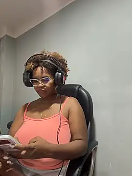 AliciaMiilf live cam preview