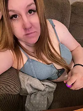 PuckBunny17 live cam preview