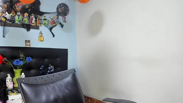 kaylaMinov_