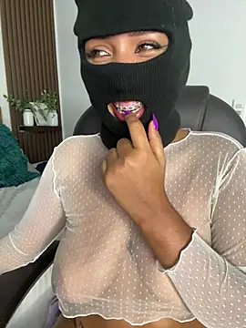 mia_roose_02