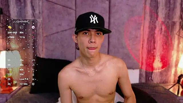 AronTawers live cam on StripChat