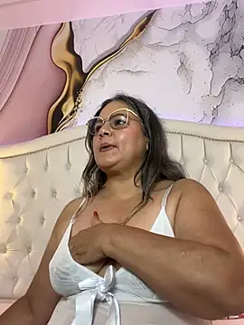 Lucy_Milf_474