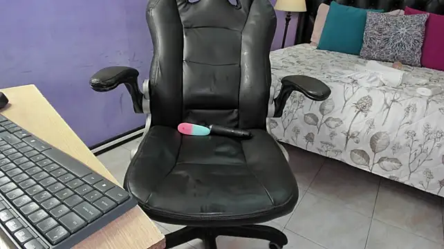 Tiara_Latina