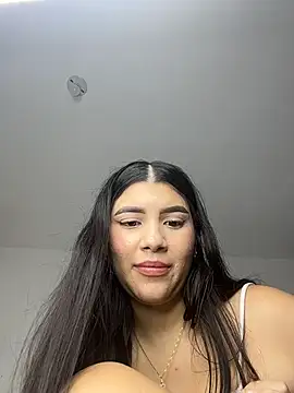 nyla_rose_