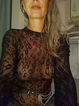 celynaross (Ask my age) - Squirt