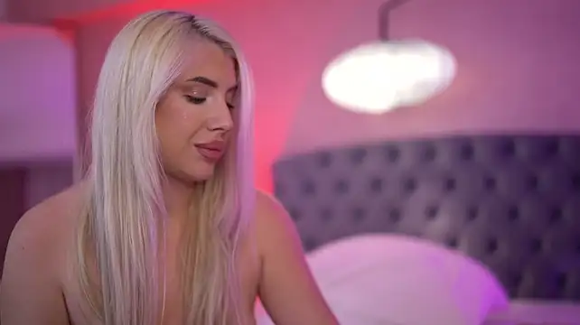 CassieBabe_ live cam on StripChat