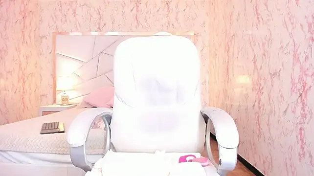 Emily_Whinfre
