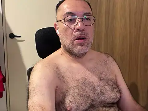 Cesarmocun live cam on StripChat