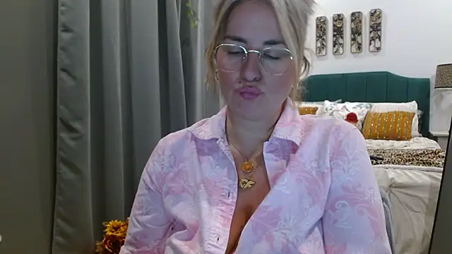 HazelSkyesChat