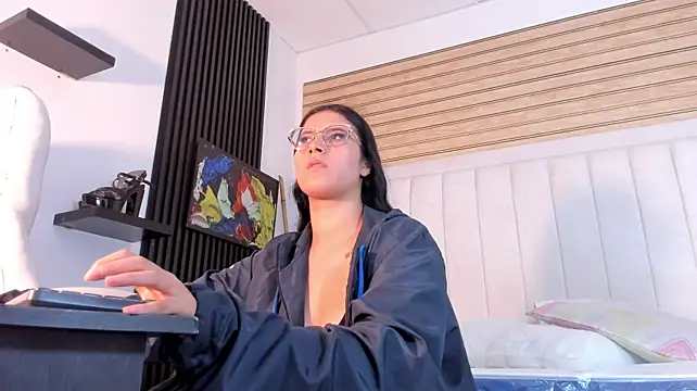 dalila_hotx1