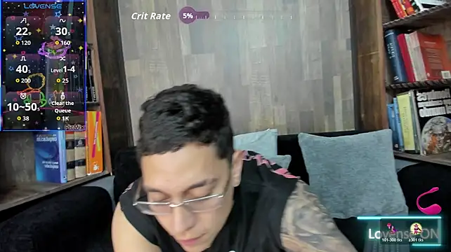 Axton_Wild live cam on StripChat
