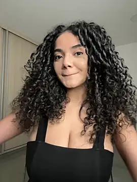 Curlyierr live cam on StripChat