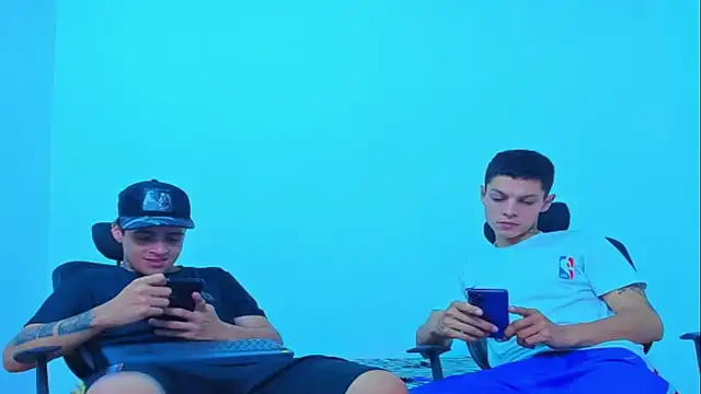 Thomas-Wil live cam on StripChat
