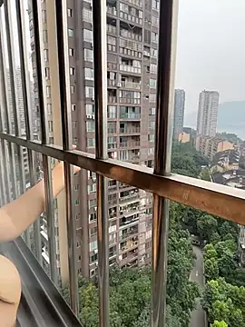 love-yiyi live cam on StripChat