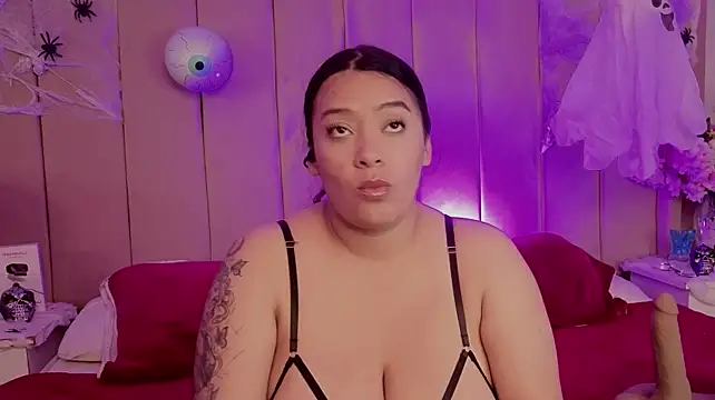 MollyBigBoobs12