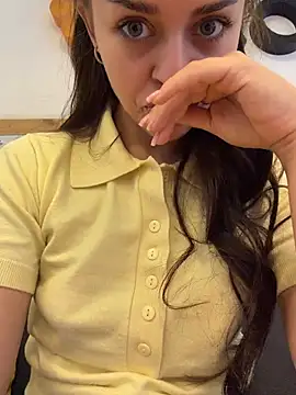 Angelina（AngelinaTeller）