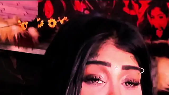 indian_dreamgirl webcam