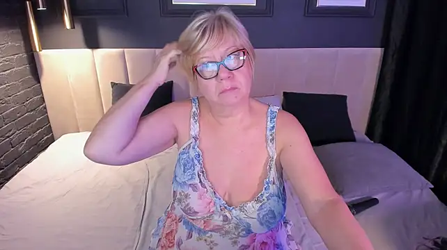 JillMild live cam on StripChat