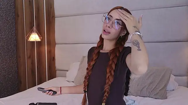 LolaGray__