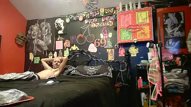 daddyandsplashqueen (Ask my age) - Flash titties