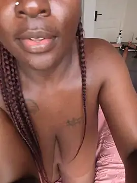 bustytemptress1