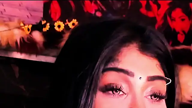 indian_dreamgirl webcam