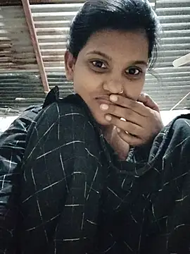 Hott_Surabhi