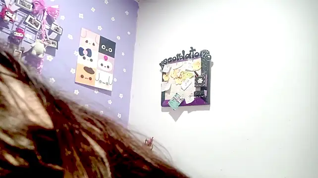 PetiteIvoryQueen19