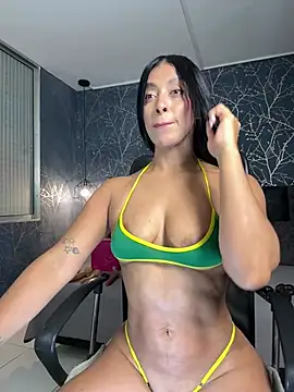 xcarlettt live cam on StripChat