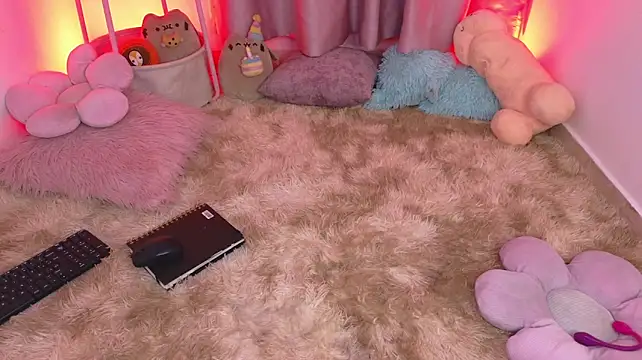 Show webcam en direct avec Emiily_Scott1 - Jouets Lovense interactifs disponibles