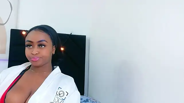 MySugarmoomy live cam on StripChat